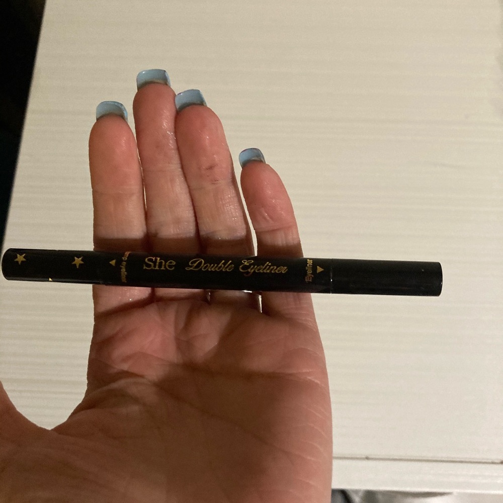Double eyeliner